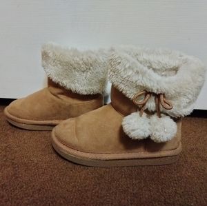EXCELLENT CONDITION.. Slip on boots, 8M (toddler), tan w/faux fur & pom poms
